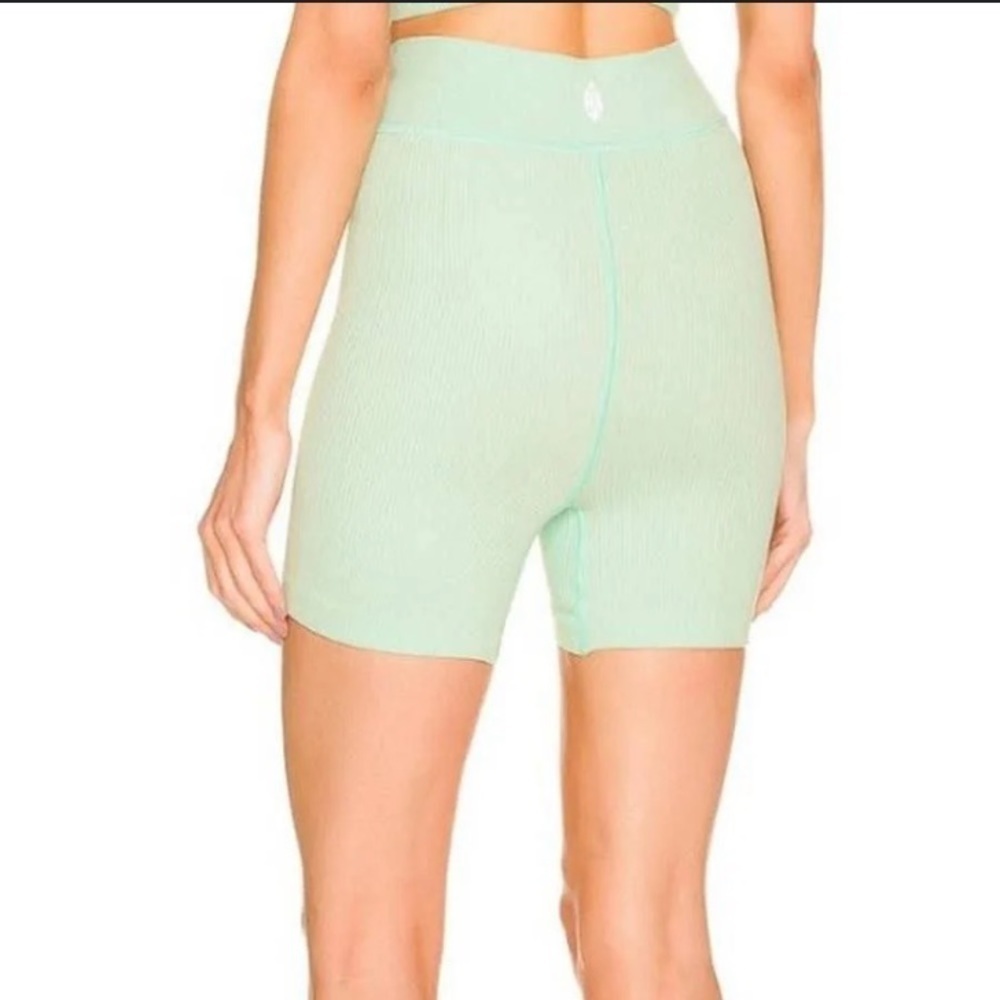 Free People Movement | NWT Free Throw Short in Turquoise Mint Size Medium - Picture 4 of 12